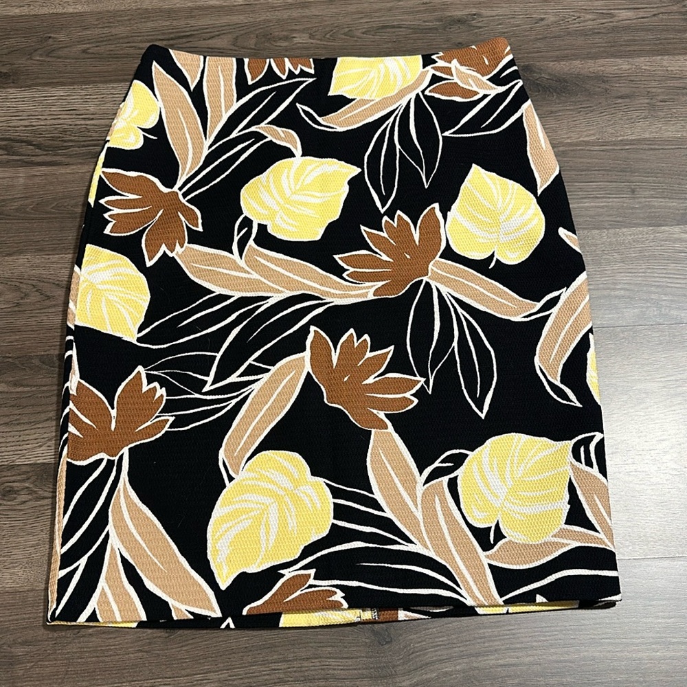 Ann Taylor Factory Womens Floral Cotton Blend Pencil Skirt 4.  NWT.